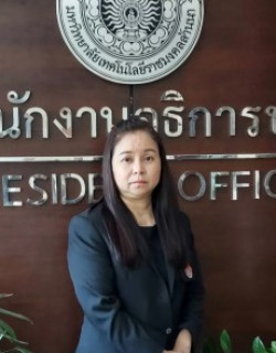 นางสาวเพ็ญพิรุณ เสรีกิตติวงศ์