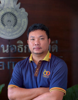 นายอานนท์ โทปุญญานนท์ (กบ)