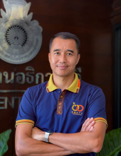 นายเอนก ชาวเพ็ชร (เจี๊ยบ)