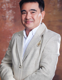 นายวิทยา กวีวิทยาภรณ์ 