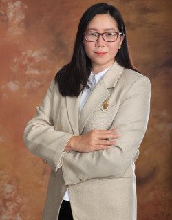 นางสาวจริยา ปามูล (อีฟ)