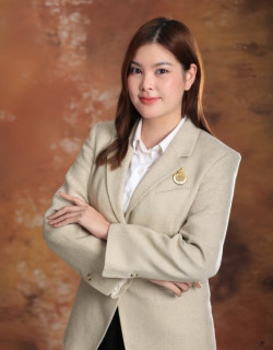 นางสาวณัฐธิดา วงค์แปง (ฟีม)