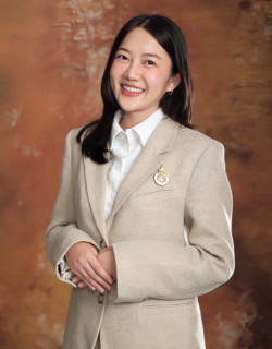 นางสาวพิมลพรรณ ศิริปัญญารักษ์ (ฟ้า)