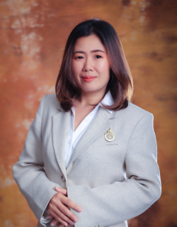 นางผุสชา กาตะโล