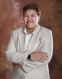 นางสาวอภิญญา พูลทรัพย์