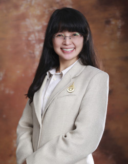 นางสาวอาพัชรี ศิรินาโพธิ์