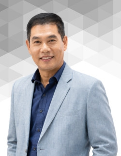 ผศ. ไพโรจน์ วรพจน์พรชัย