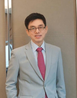 รองศาสตราจารย์พิเศษกฤษฎา  เสกตระกูล