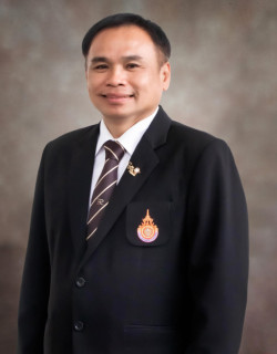 Assoc.Prof.Wichet Thippasert