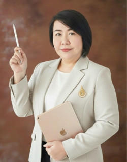 นางวณิชชา  เฉลิมวรรณ