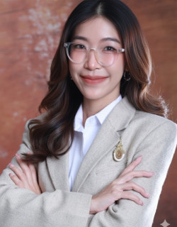 นางสาวแก้วใส โล่ห์เพ็ชร